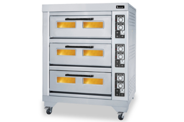 Gas Based Three Deck Oven With 6 Trays