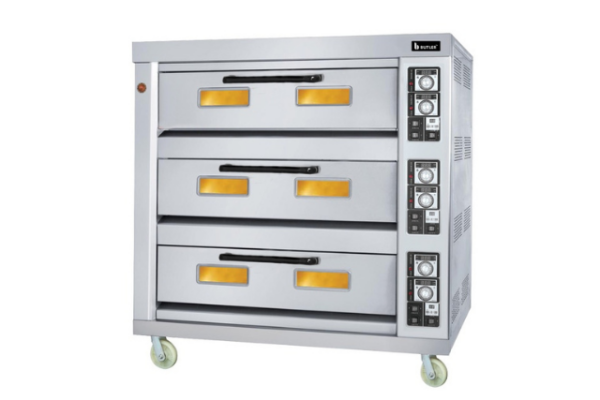 Gas Based Three Deck Oven With 9 Trays